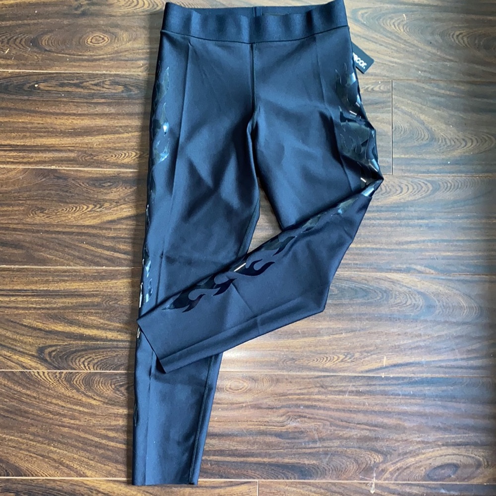 Rare NWT Ultracor Black Shiny Flames Leggings